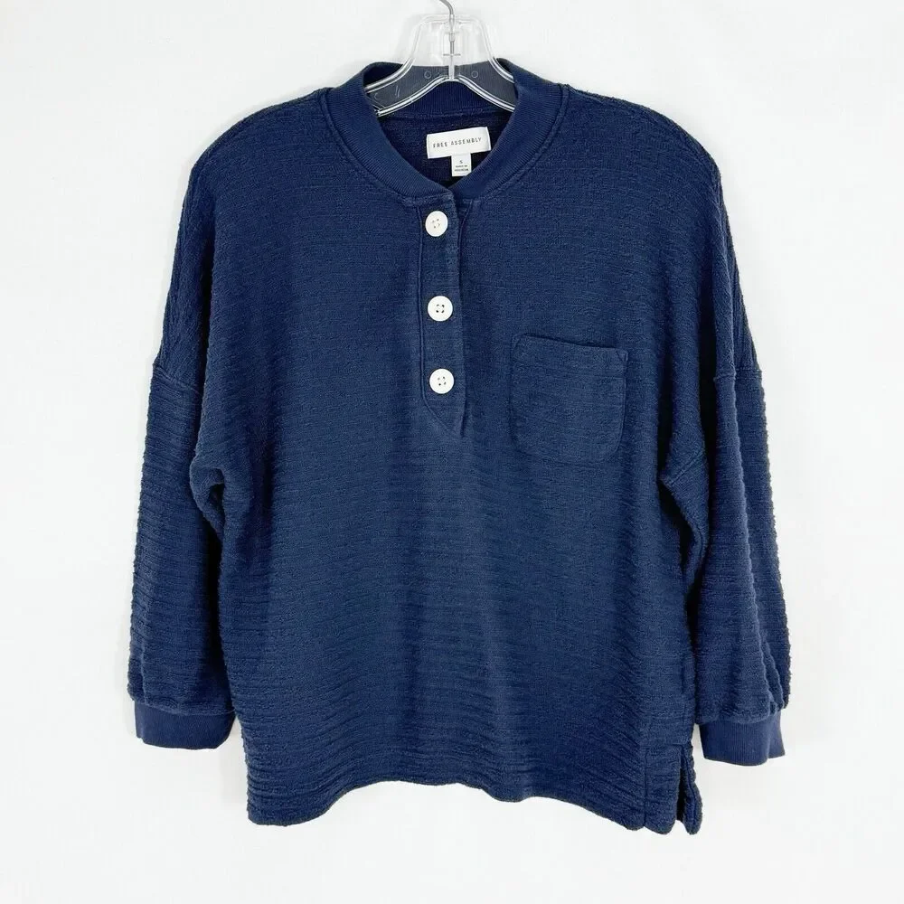 Free Assembly Sweater Women’s Blue Crewneck Small